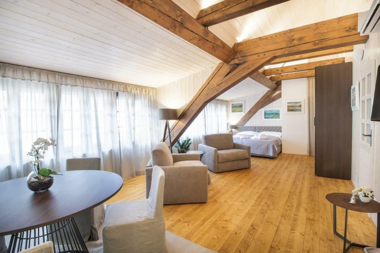 Apartmany Supina トレボン エクステリア 写真